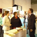 Visita do Presidente ao stand de UGACOTA, conversando coa Presidenta e a Xerente
